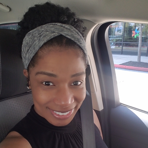 Meet your Posher, Lynn - Picture 3 of 3